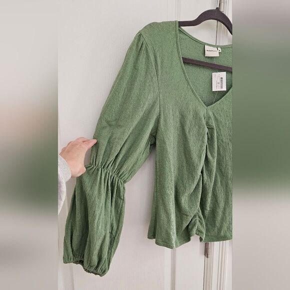 Nwt Richer Poorer Elegant Green Women's Top - Picture 3 of 5